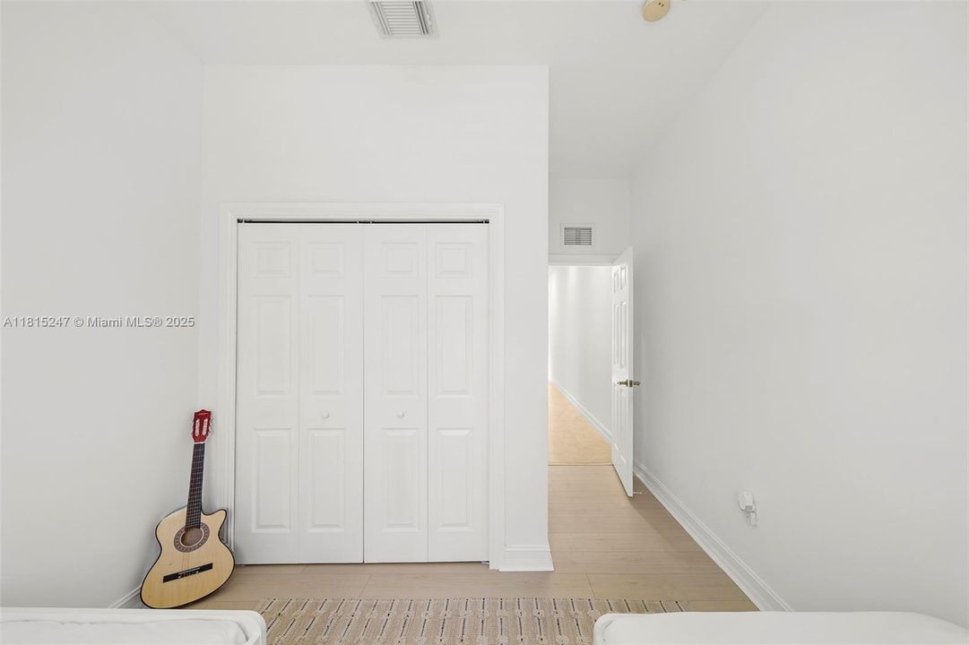 最近售出: $1,349,000 (4 贝兹, 3 浴室, 2279 平方英尺)