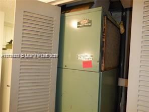 For Sale: $125,000 (1 beds, 1 baths, 790 Square Feet)