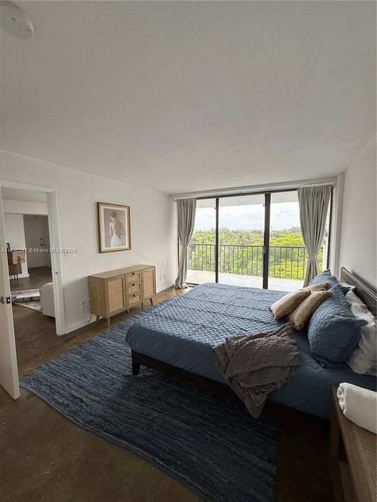 For Sale: $439,000 (2 beds, 1 baths, 915 Square Feet)