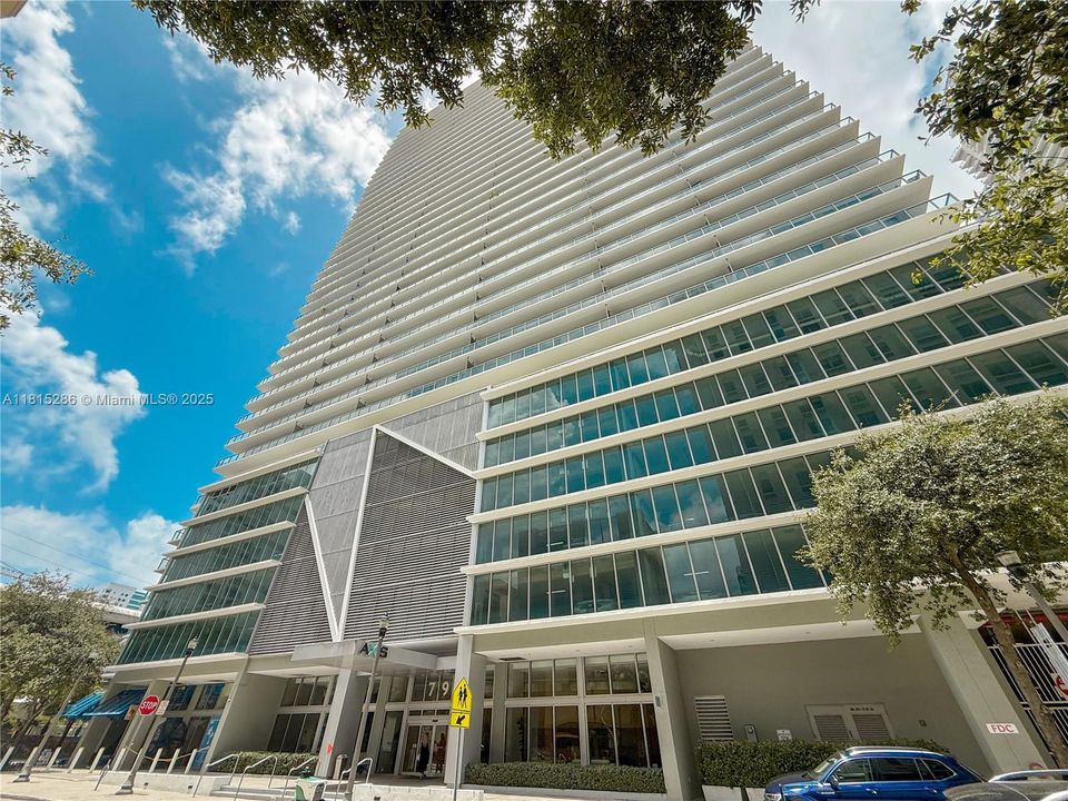 En Venta: $545,000 (2 camas, 2 baños, 1013 Pies cuadrados)