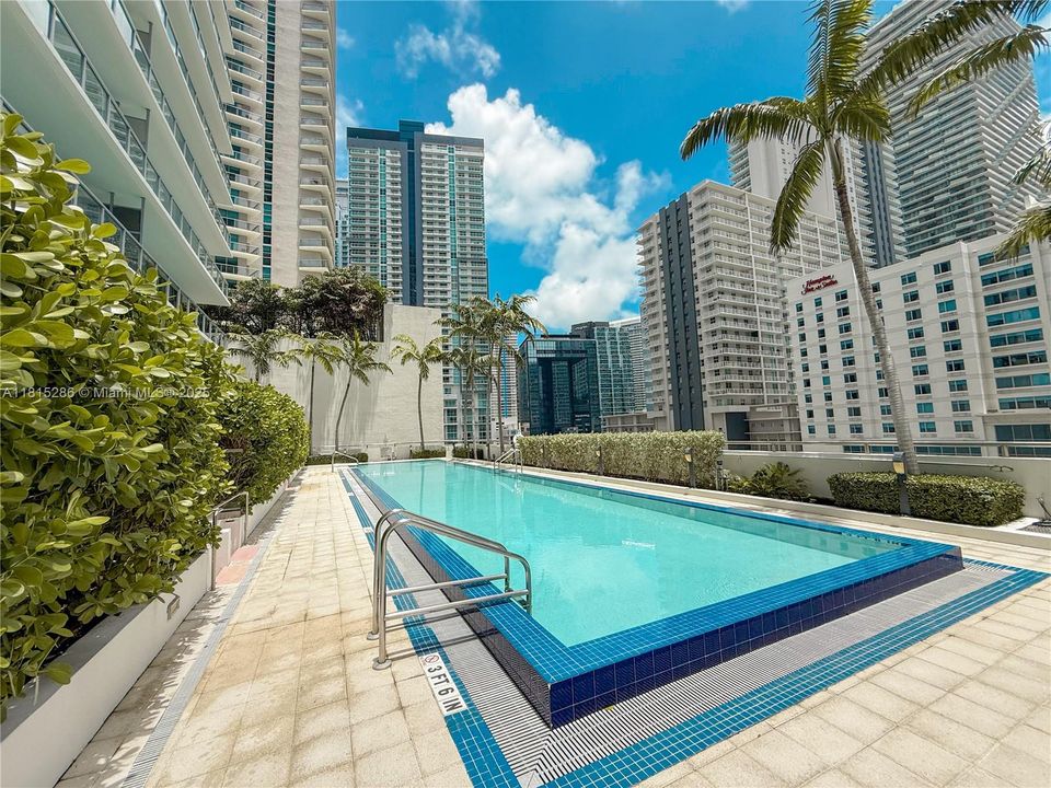 En Venta: $545,000 (2 camas, 2 baños, 1013 Pies cuadrados)