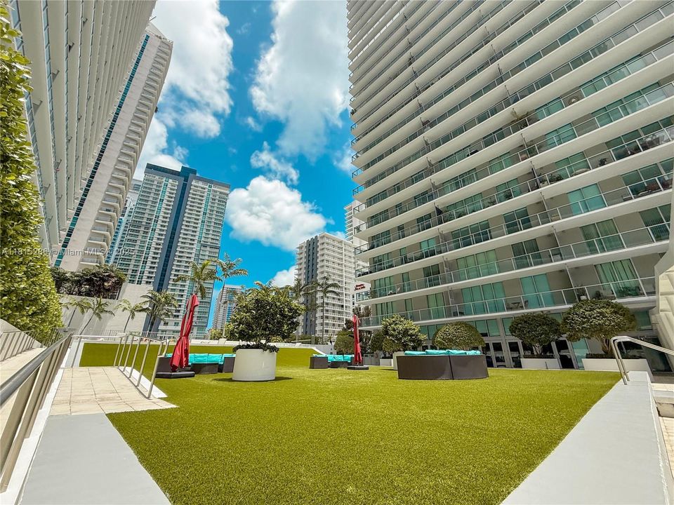 En Venta: $545,000 (2 camas, 2 baños, 1013 Pies cuadrados)