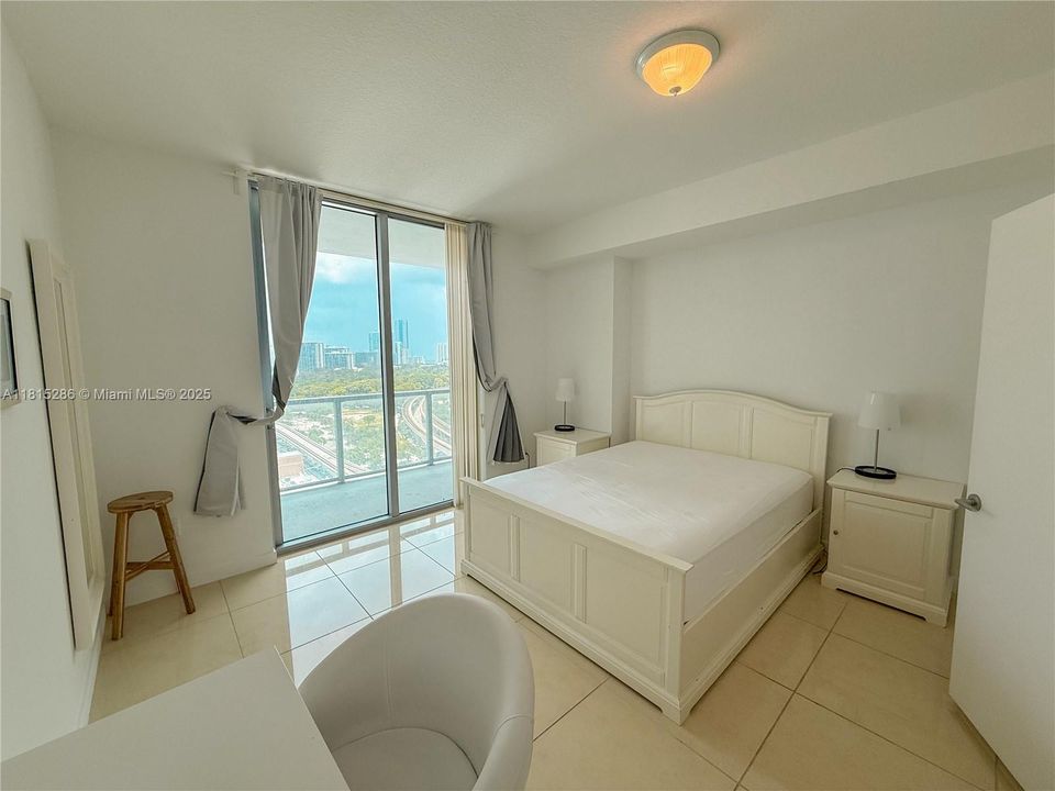 En Venta: $545,000 (2 camas, 2 baños, 1013 Pies cuadrados)