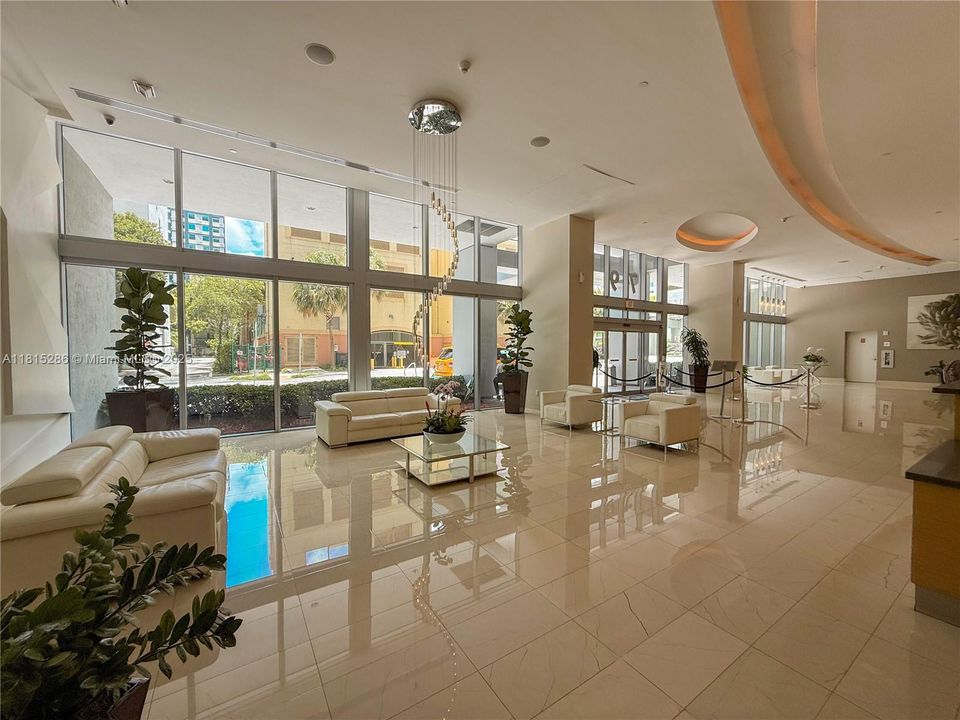 En Venta: $545,000 (2 camas, 2 baños, 1013 Pies cuadrados)