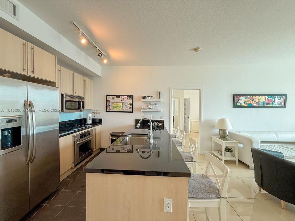 En Venta: $545,000 (2 camas, 2 baños, 1013 Pies cuadrados)