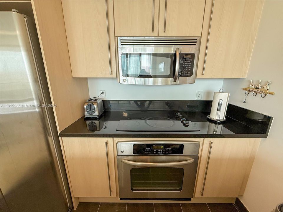 En Venta: $545,000 (2 camas, 2 baños, 1013 Pies cuadrados)