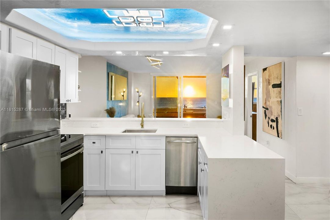 Active With Contract: $825,000 (1 beds, 1 baths, 776 Square Feet)