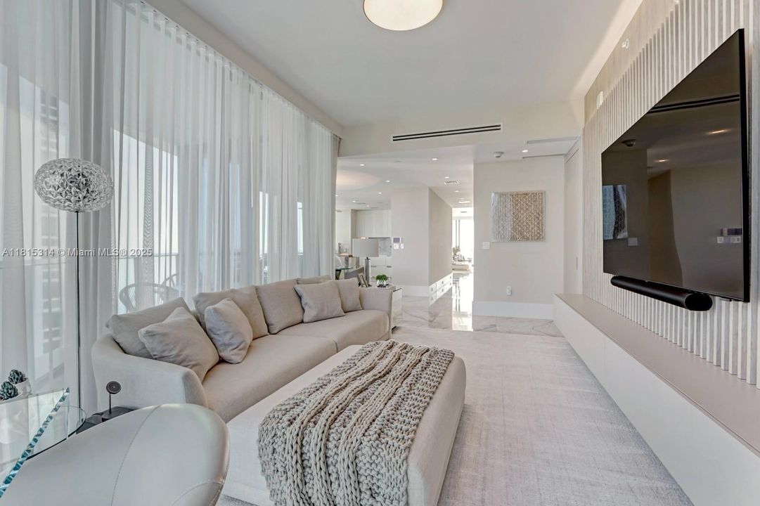 На продажу: $6,449,000 (3 спален, 4 ванн, 2688 Квадратных фут)