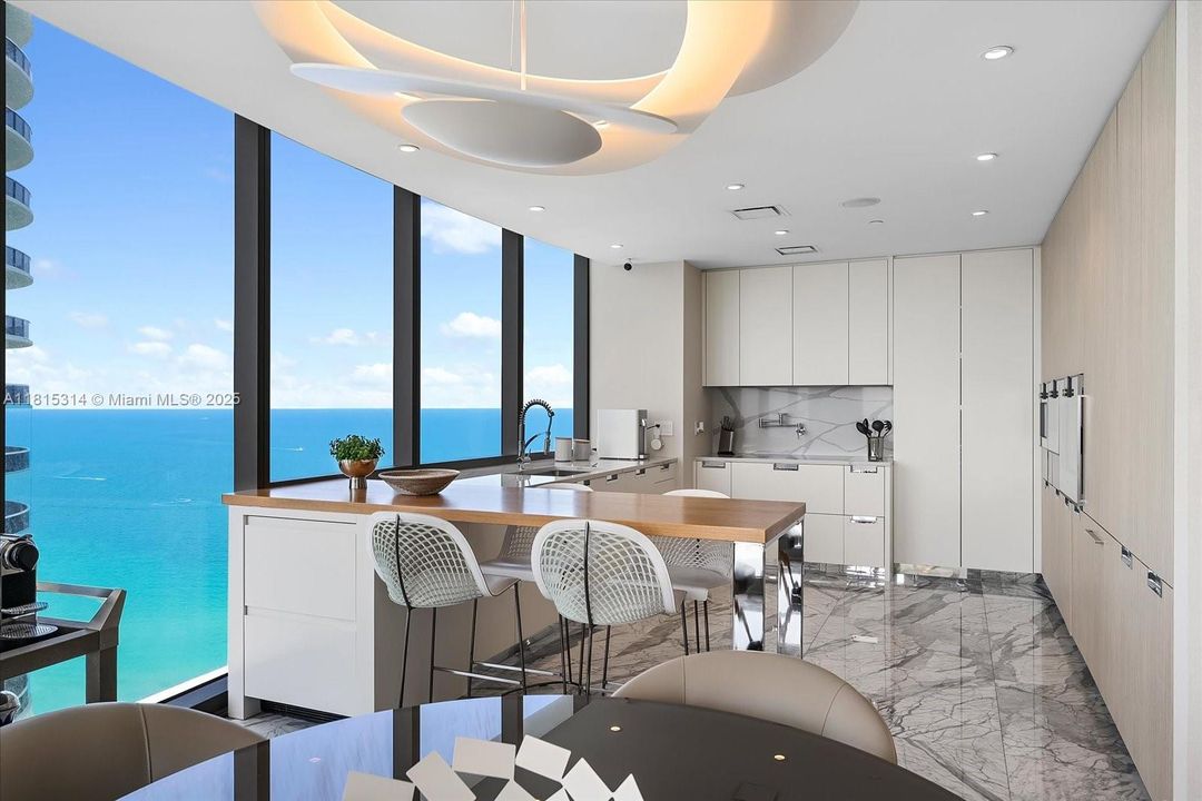 На продажу: $6,990,000 (3 спален, 4 ванн, 2688 Квадратных фут)
