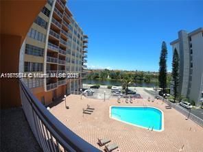 For Sale: $125,000 (1 beds, 1 baths, 790 Square Feet)