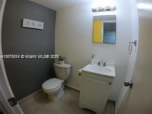 For Sale: $125,000 (1 beds, 1 baths, 790 Square Feet)