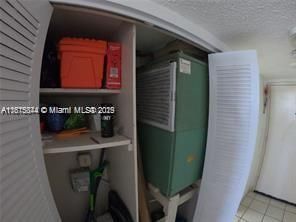 For Sale: $125,000 (1 beds, 1 baths, 790 Square Feet)