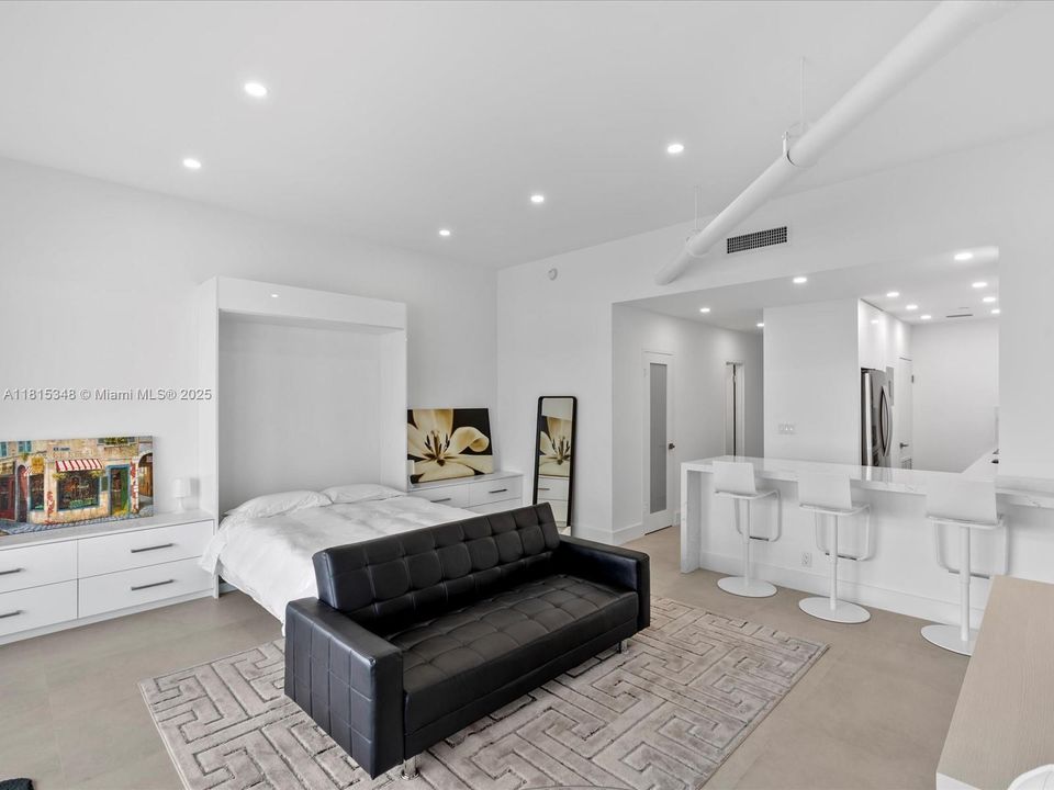 For Sale: $375,000 (0 beds, 1 baths, 552 Square Feet)