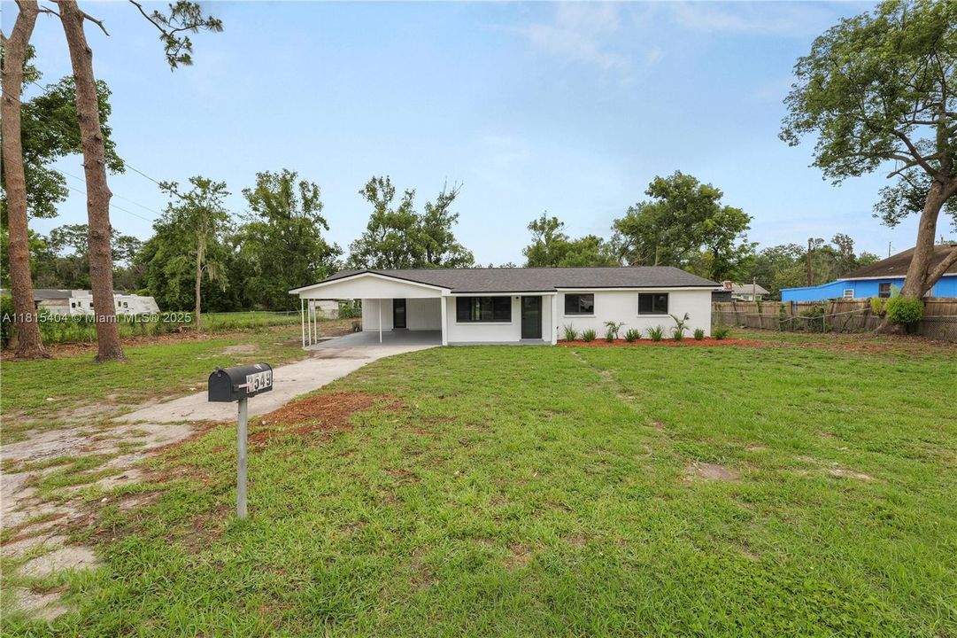 Vendido Recientemente: $289,900 (3 camas, 2 baños, 0 Pies cuadrados)