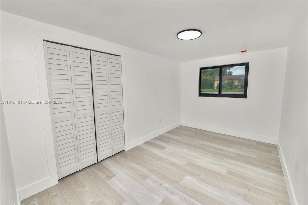 Vendido Recientemente: $289,900 (3 camas, 2 baños, 0 Pies cuadrados)