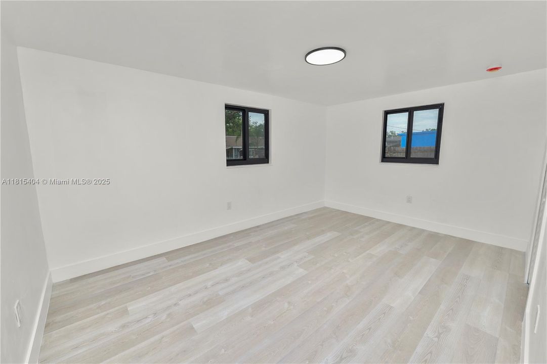 Vendido Recientemente: $289,900 (3 camas, 2 baños, 0 Pies cuadrados)