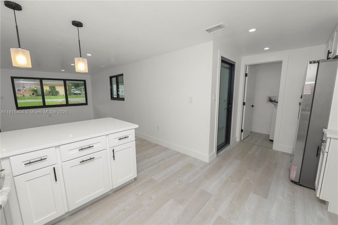 Vendido Recientemente: $289,900 (3 camas, 2 baños, 0 Pies cuadrados)