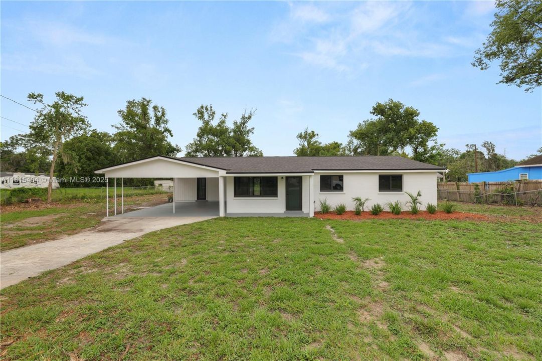Vendido Recientemente: $289,900 (3 camas, 2 baños, 0 Pies cuadrados)