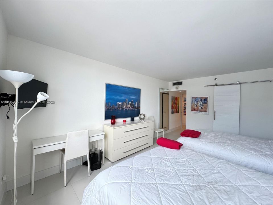 Recently Sold: $645,000 (1 beds, 1 baths, 675 Square Feet)