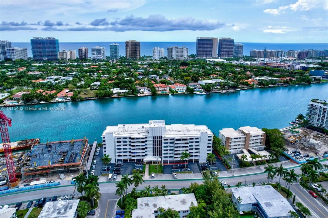 На продажу: $475,000 (2 спален, 2 ванн, 1300 Квадратных фут)