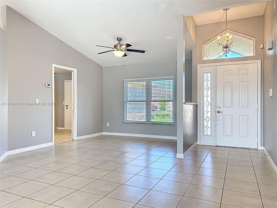 最近售出: $559,900 (4 贝兹, 2 浴室, 0 平方英尺)