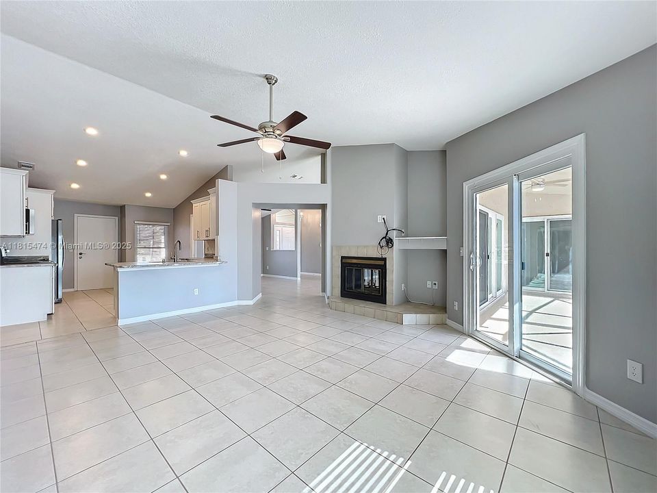 最近售出: $559,900 (4 贝兹, 2 浴室, 0 平方英尺)