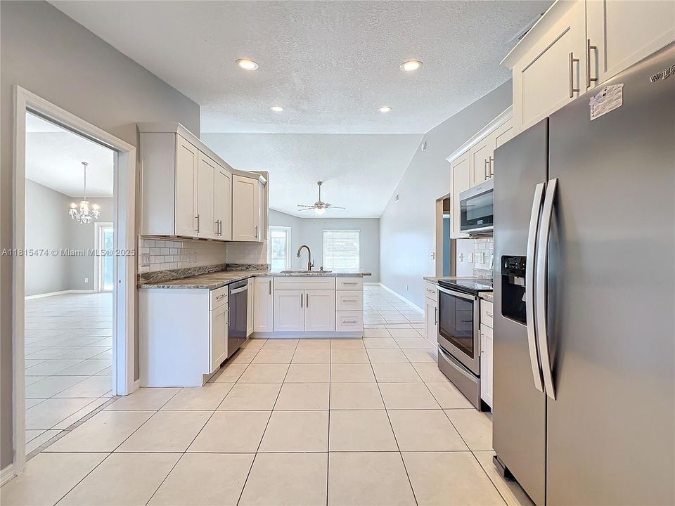 最近售出: $559,900 (4 贝兹, 2 浴室, 0 平方英尺)