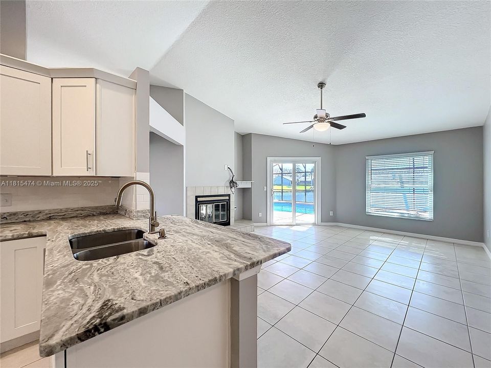 最近售出: $559,900 (4 贝兹, 2 浴室, 0 平方英尺)