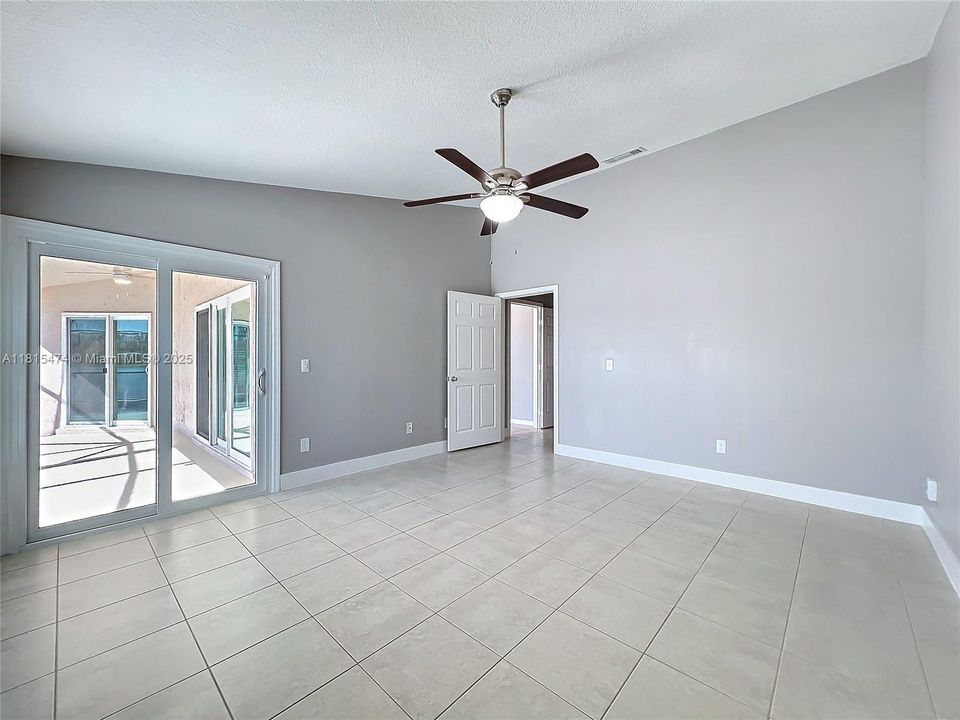 最近售出: $559,900 (4 贝兹, 2 浴室, 0 平方英尺)