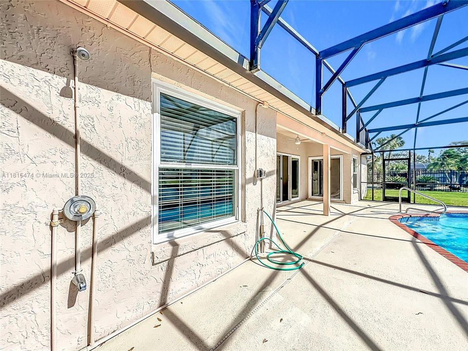 最近售出: $559,900 (4 贝兹, 2 浴室, 0 平方英尺)