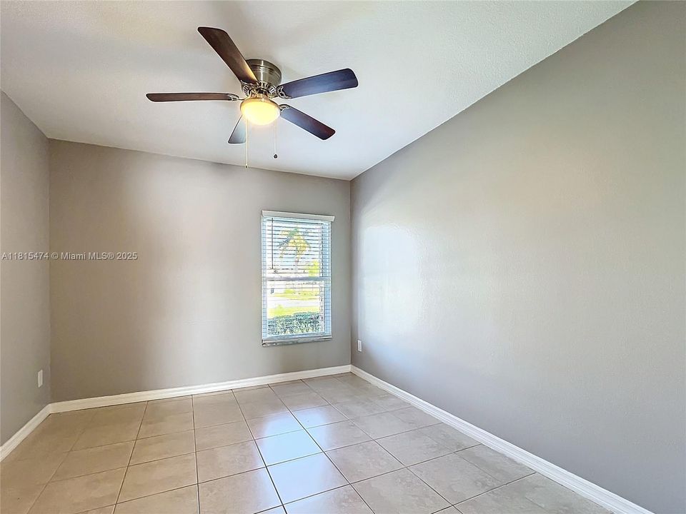 最近售出: $559,900 (4 贝兹, 2 浴室, 0 平方英尺)