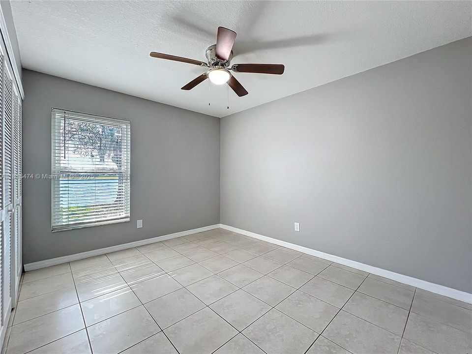 最近售出: $559,900 (4 贝兹, 2 浴室, 0 平方英尺)