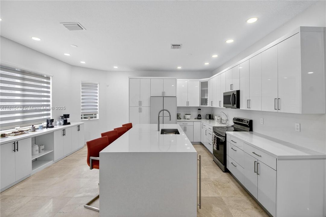 For Sale: $1,370,000 (5 beds, 4 baths, 3371 Square Feet)