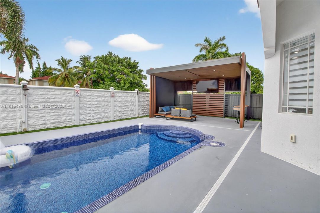 For Sale: $1,370,000 (5 beds, 4 baths, 3371 Square Feet)