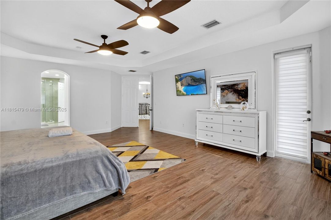 For Sale: $1,370,000 (5 beds, 4 baths, 3371 Square Feet)