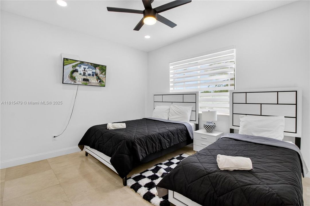 For Sale: $1,370,000 (5 beds, 4 baths, 3371 Square Feet)