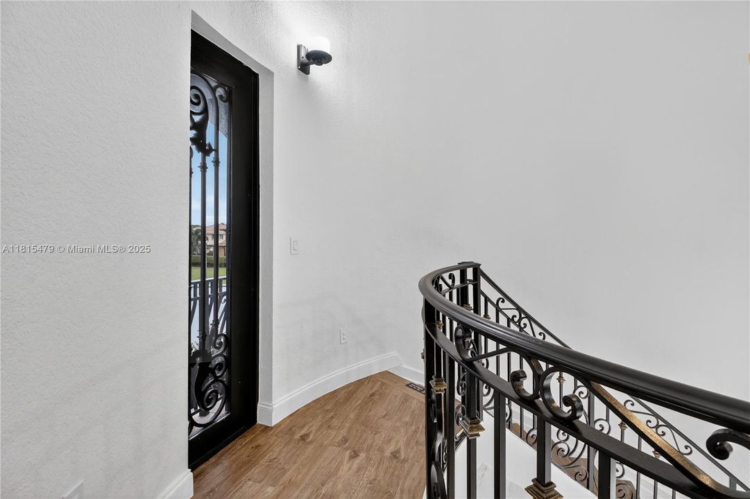 For Sale: $1,370,000 (5 beds, 4 baths, 3371 Square Feet)