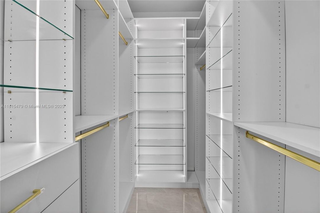 For Sale: $1,370,000 (5 beds, 4 baths, 3371 Square Feet)