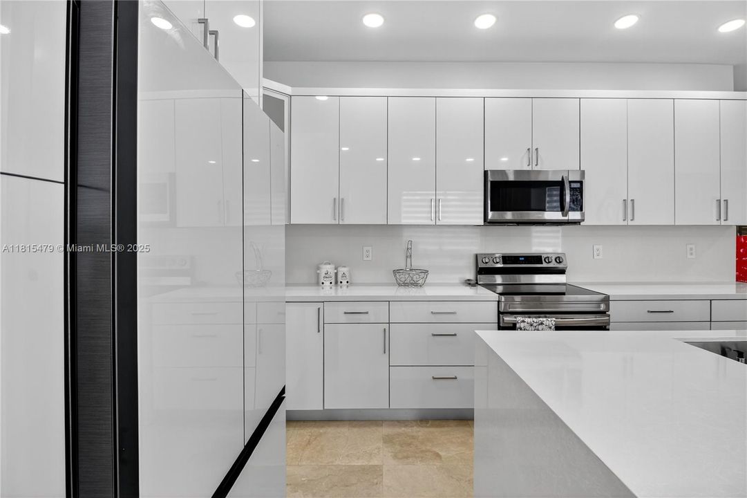 For Sale: $1,370,000 (5 beds, 4 baths, 3371 Square Feet)