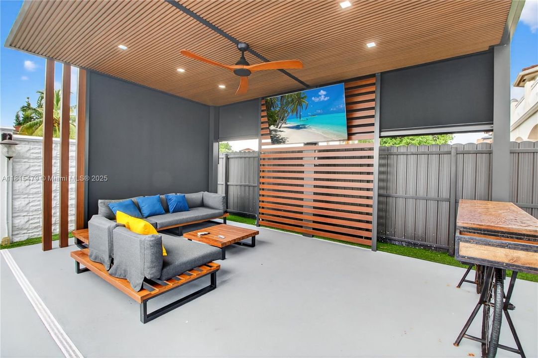 For Sale: $1,370,000 (5 beds, 4 baths, 3371 Square Feet)