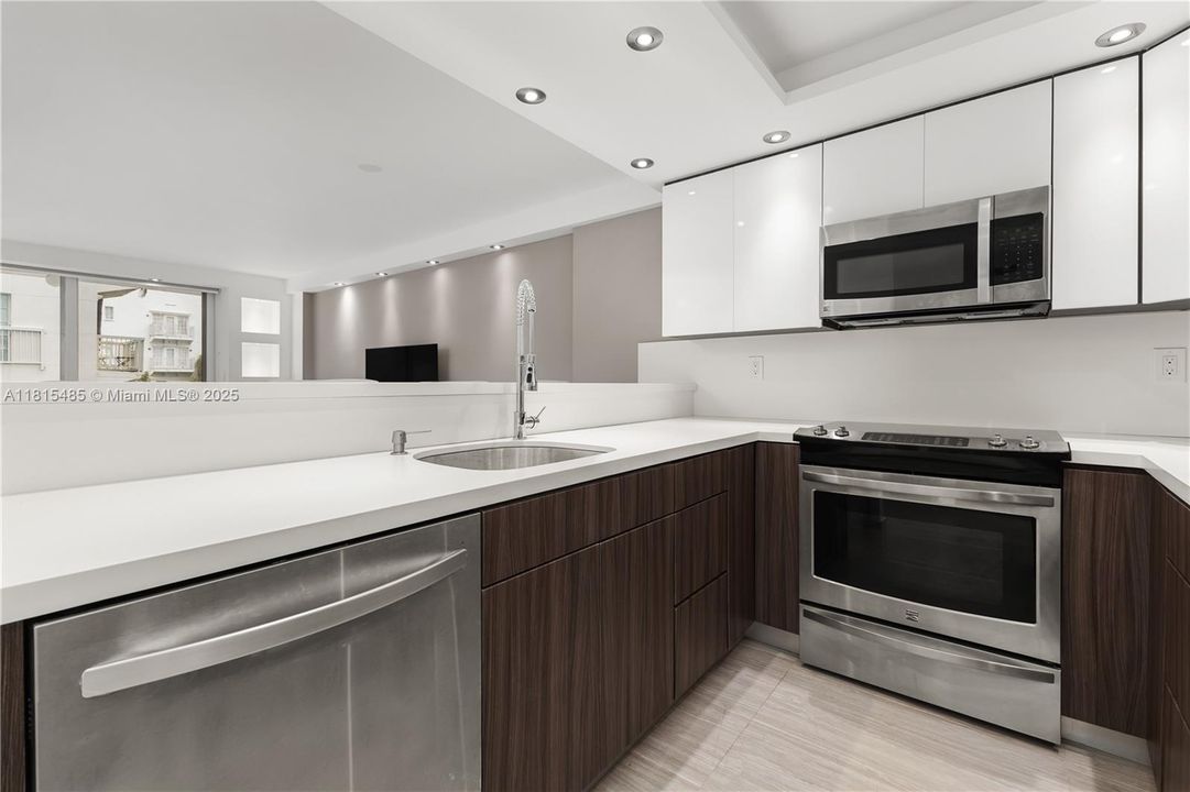 Недавно продано: $419,000 (1 спален, 1 ванн, 655 Квадратных фут)