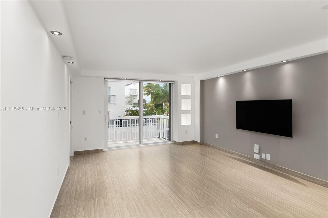 Недавно продано: $419,000 (1 спален, 1 ванн, 655 Квадратных фут)