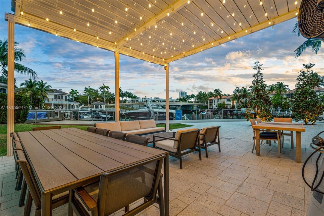 For Sale: $5,850,000 (6 beds, 6 baths, 4868 Square Feet)