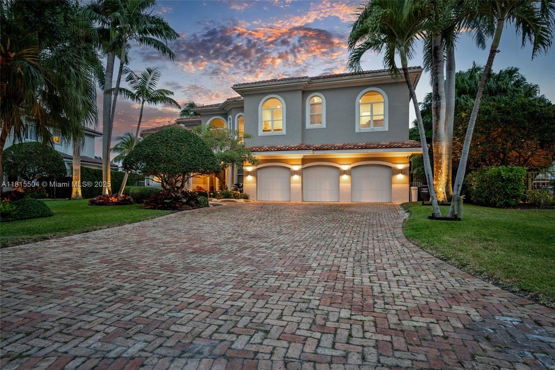 For Sale: $5,850,000 (6 beds, 6 baths, 4868 Square Feet)