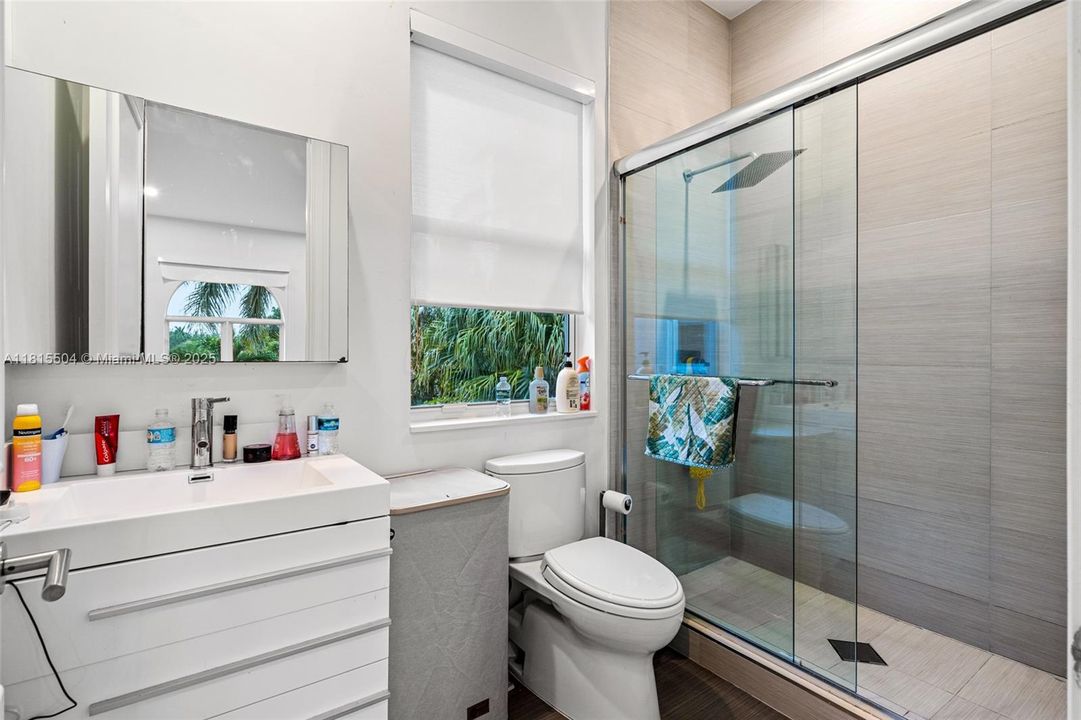 For Sale: $5,850,000 (6 beds, 6 baths, 4868 Square Feet)