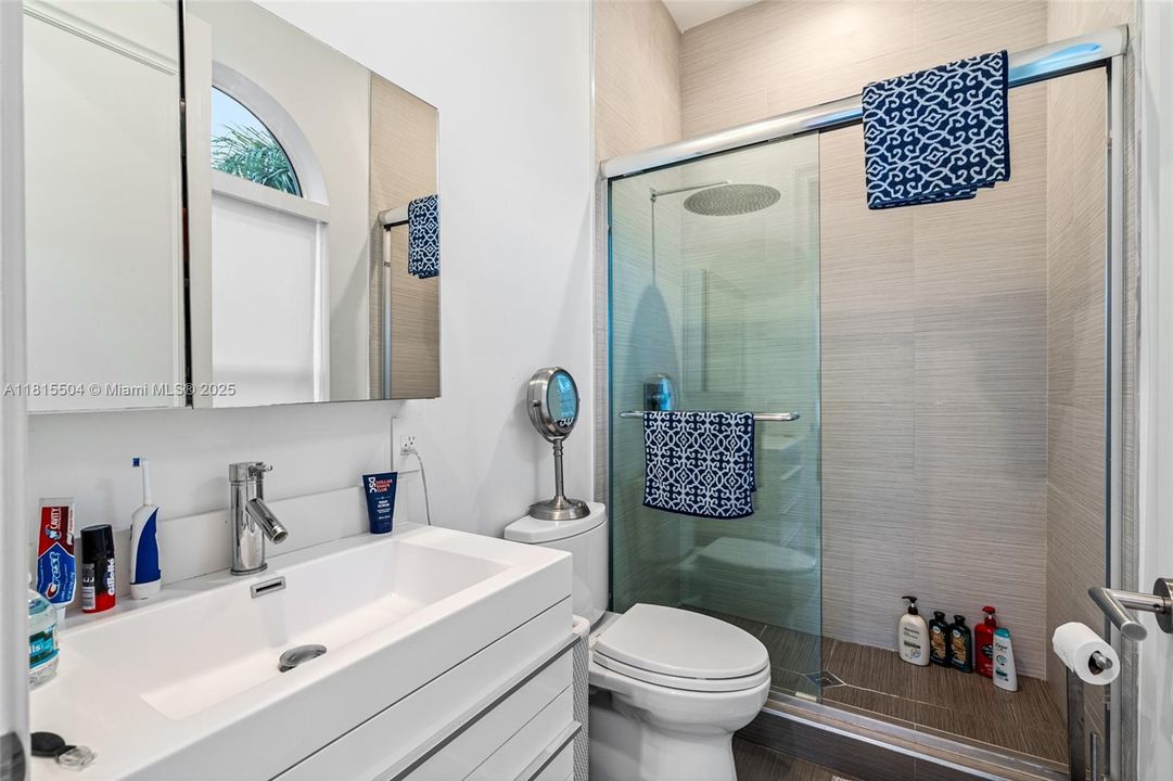 For Sale: $5,850,000 (6 beds, 6 baths, 4868 Square Feet)