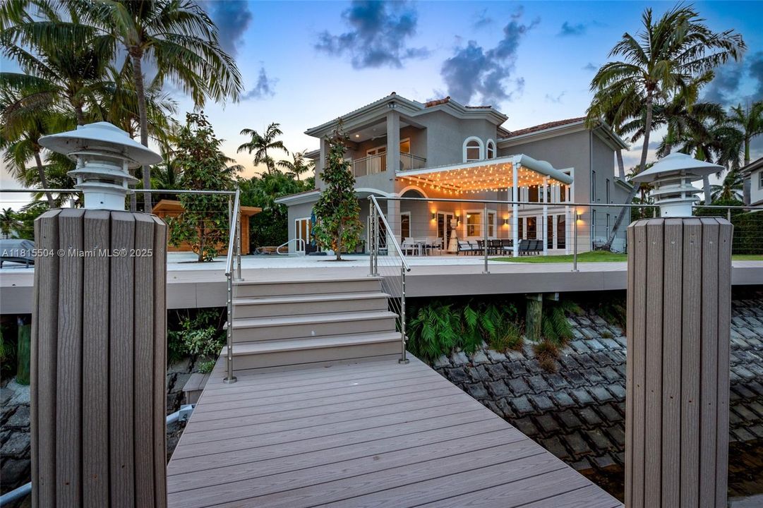 For Sale: $5,850,000 (6 beds, 6 baths, 4868 Square Feet)