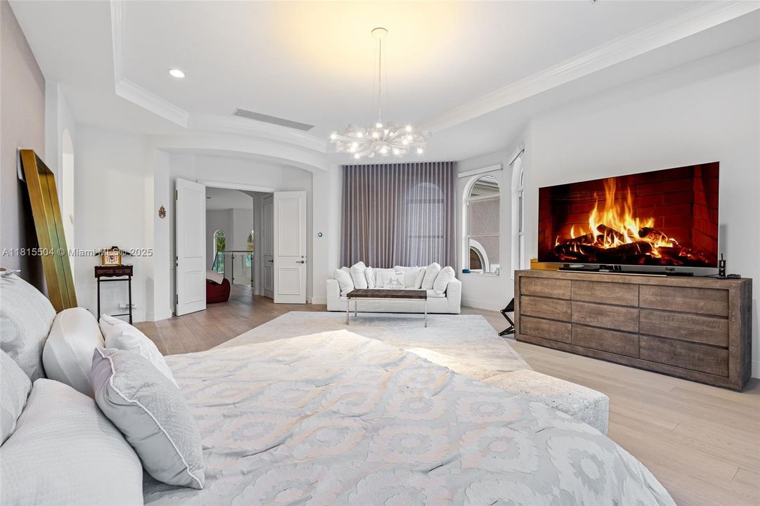 For Sale: $5,850,000 (6 beds, 6 baths, 4868 Square Feet)