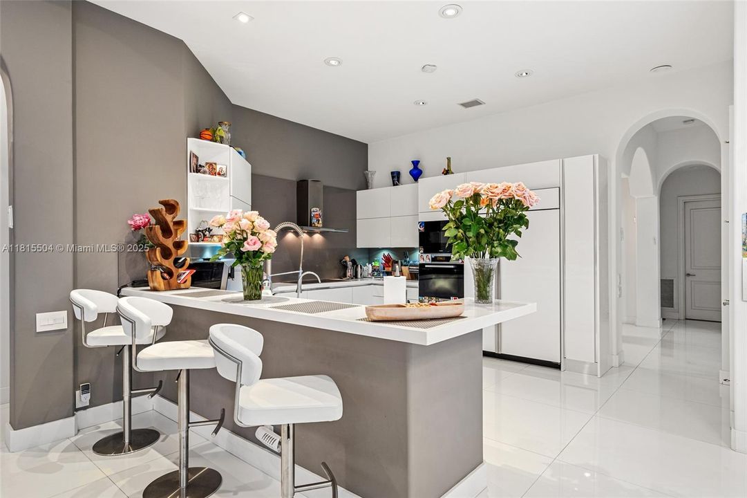 For Sale: $5,850,000 (6 beds, 6 baths, 4868 Square Feet)