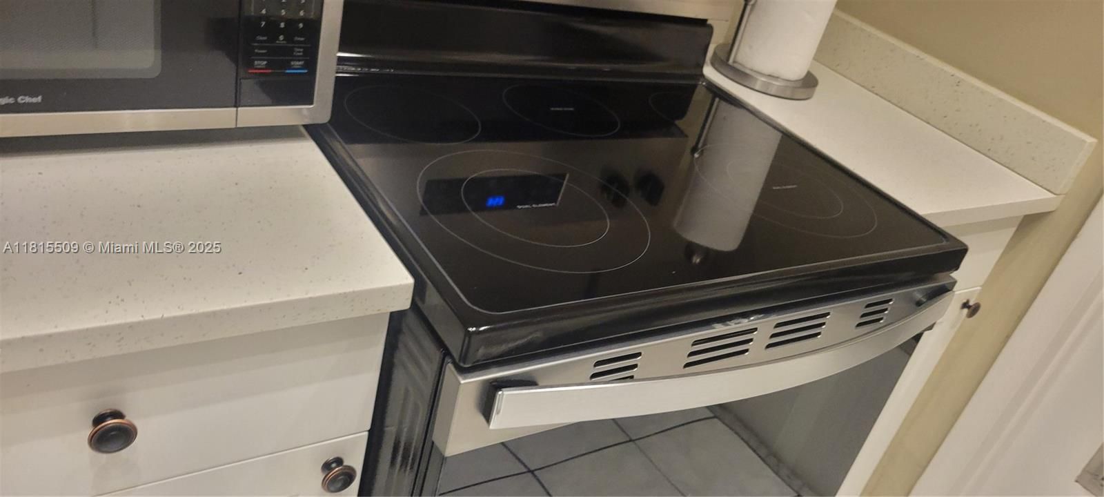 For Sale: $118,888 (1 beds, 1 baths, 620 Square Feet)